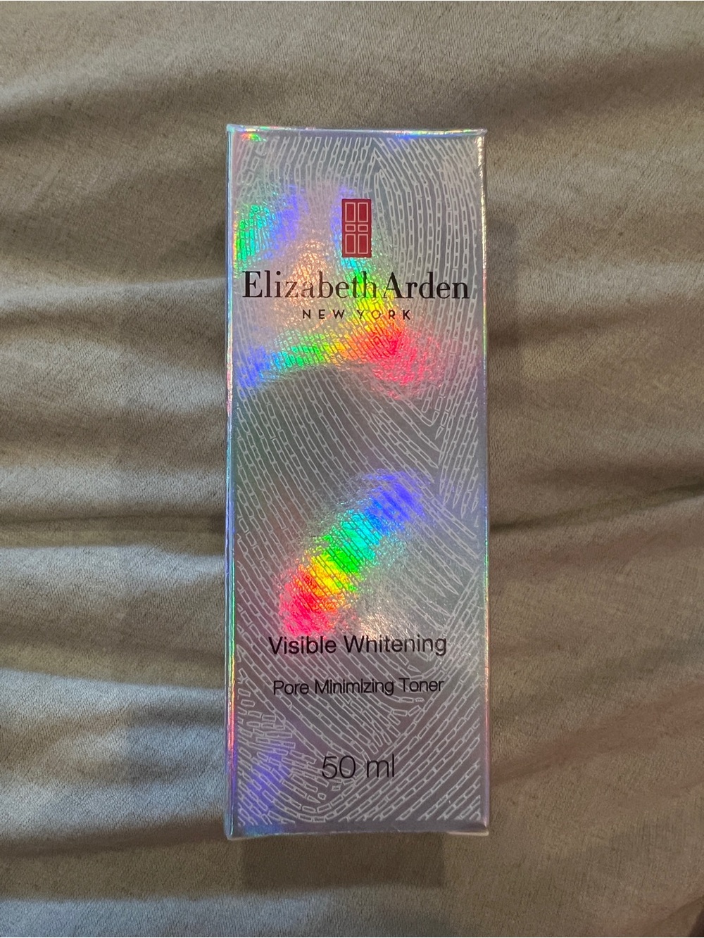 Elizabeth Arden Visible Whitening Pore Minimizing Toner - iridescent silver
